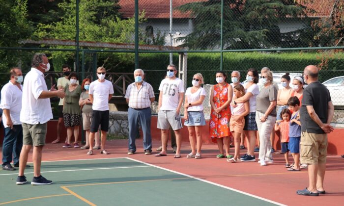 Maganda kurşununun isabet ettiği gencin babası ve site sakinleri konuştu