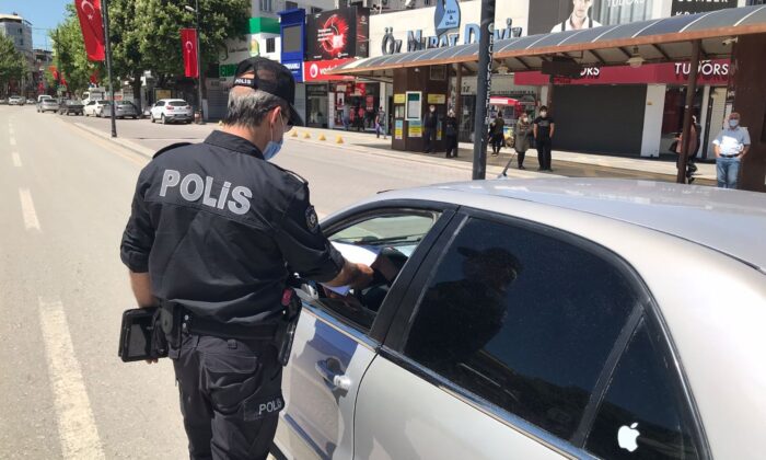Malatya’da kısıtlamayı ihlal eden 22 kişiye 19 bin 800 lira ceza