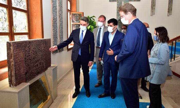 Malatya’ya gelen Landrut’tan kayısıya övgü