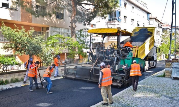 Maltepe’de bozuk yola geçit yok