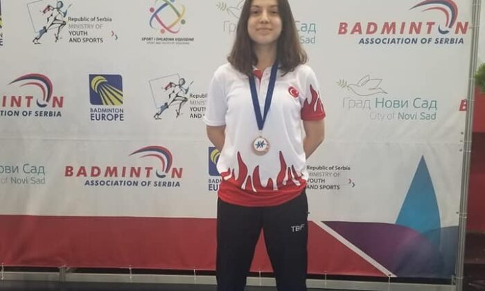 Manisalı Badmintoncu Ravza Bodur Sırbistan’da üçüncü oldu