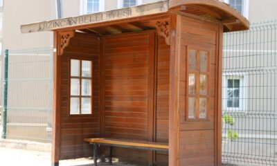 Marangozhanede üretilen ahşap duraklar kente güzellik kattı