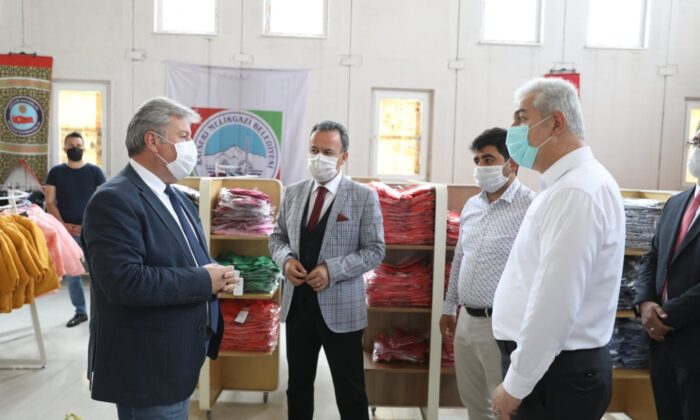“Melikgazi Kıyafet Evi” ihtiyaç sahiplerini giydirmeye devam ediyor