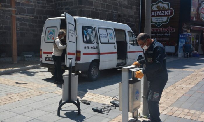 Melikgazi’de çöp konteynerleri ve sepetleri yenileniyor