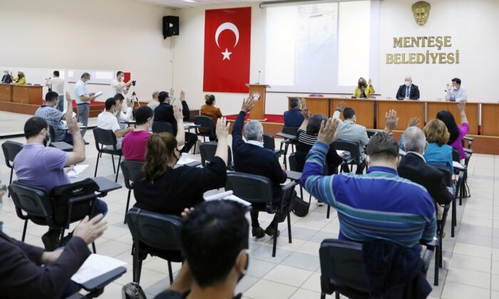 Menteşe Belediyesi esnafa kira desteğini 2 ay uzattı