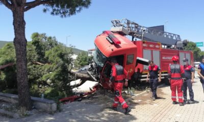 Menteşe’de itfaiye aracı kazaya karıştı: 5 yaralı