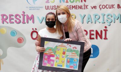 Merkezefendili öğrenciler 23 Nisan ödüllerini Başkan Doğan’dan aldı