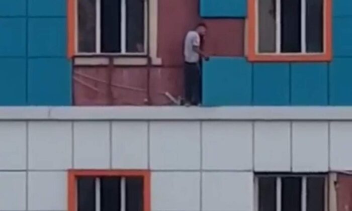 Metrelerce yüksekliğe çıkıp ölümü göze alarak hırsızlık yaptı