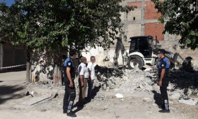 Metruk binaların yıkımı sürüyor