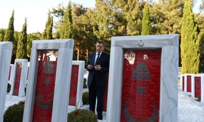 Milli Eğitim Bakanı Selçuk, Çanakkale Şehitler Abidesi’ni ziyaret etti