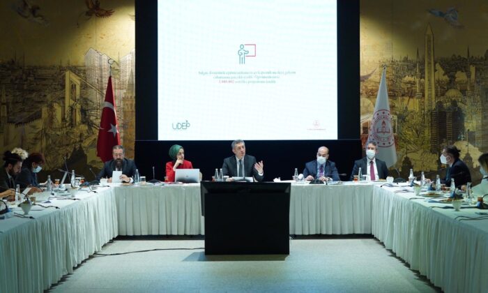 Milli Eğitim Bakanı Selçuk: “Şu ana kadar 813 bin öğretmen aşılandı”