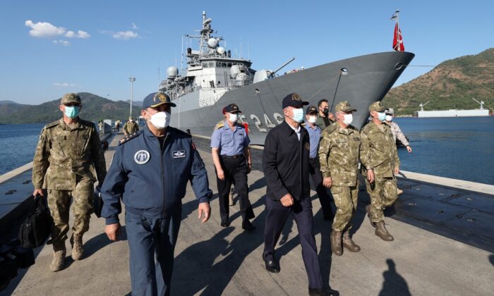 Milli Savunma Bakanı Akar’dan “ordubozan” tepkisi
