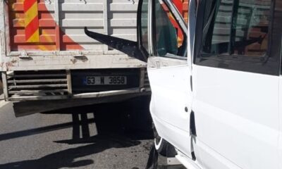 Minibüsle kamyonet çarpıştı: 1 yaralı