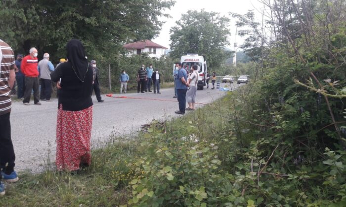 Minibüsün altında kalan 5 yaşındaki çocuk hayatını kaybetti