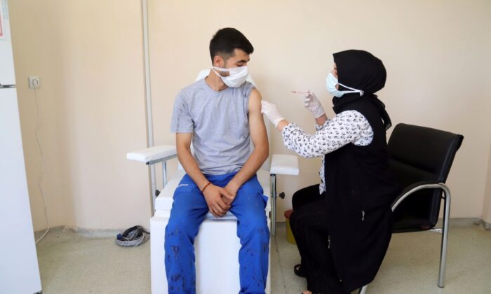 Mobil aşı ekipleri Mersin’de hizmet vermeye başladı