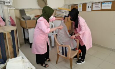 Mobilyada kadın eli