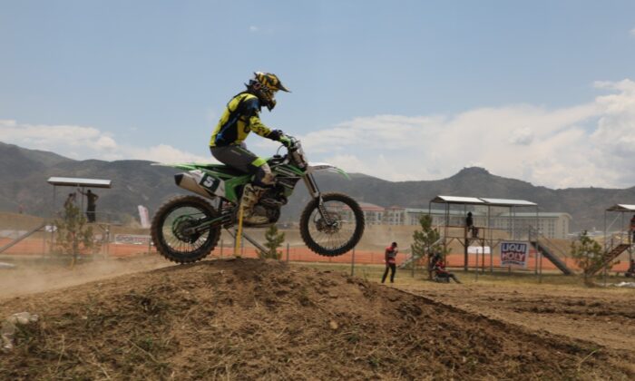 Motokros şampiyonası antrenman turlarıyla başladı