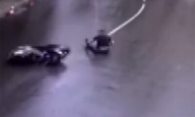 Motor devrildi, kayarak gelen sürücüyü elinden tutup kaldırdı