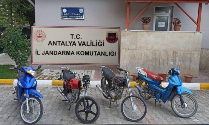 Motosiklet hırsızları yakalandı