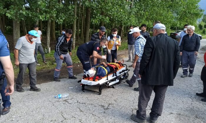 Motosiklet ile tarlaya giden traktör çarpıştı: 1 yaralı