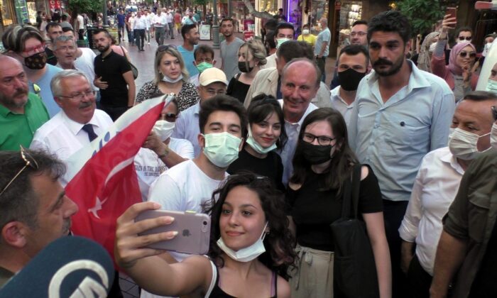 Muharrem İnce Nazilli’de rozet taktı