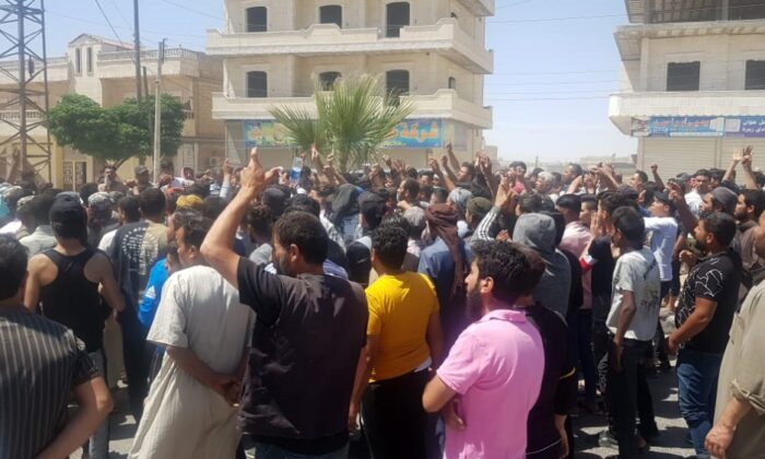 Münbiç’te halktan PKK/YPG karşıtı karşı protesto: 2 ölü