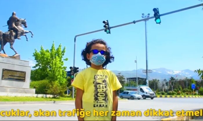 Muş Emniyet Müdürlüğünden çocuklar için trafik kuralları klibi