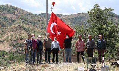 Nazilli Belediyesi’nden Çaylı Mahallesi’ne dev Türk Bayrağı