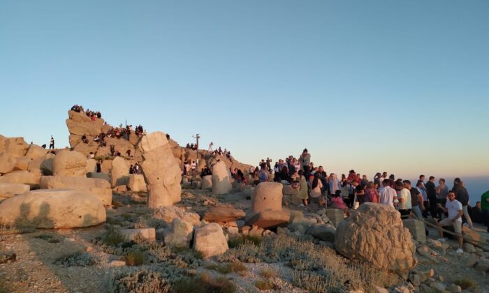 Nemrut Dağı’na ziyaretçi akını