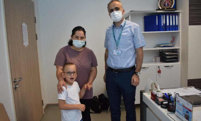 Oğlu için obezite ameliyatı oldu