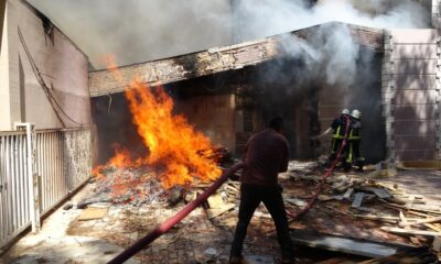Oğlunun emeklerini yanarken gören anne gözyaşlarına boğuldu