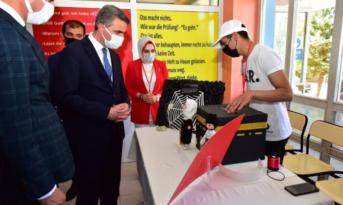 Öğrencilerden Bilim Fuarı