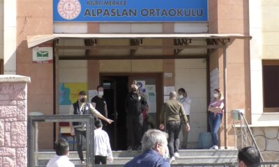 Öğrencilerin korona virüs tedbirli LGS heyecanı başladı