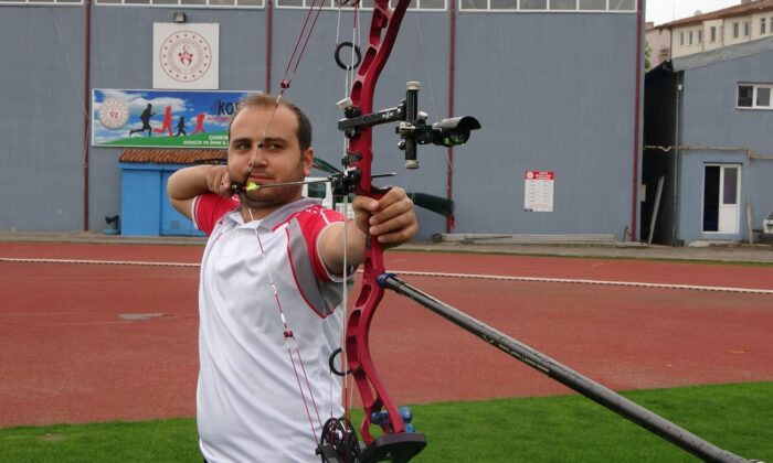 Okçuluk milli takım oyuncusu Evren Çağıran, yeni şampiyonlar yetiştiriyor