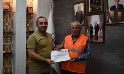 Örnek temizlik işçisine çeyrek altın ödülü