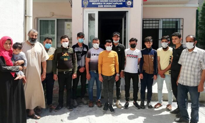 Osmaniye’de 18 düzensiz göçmen yakalandı