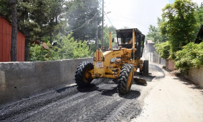 Osmaniye’de yaylalarda temizlik ve asfaltlama çalışması