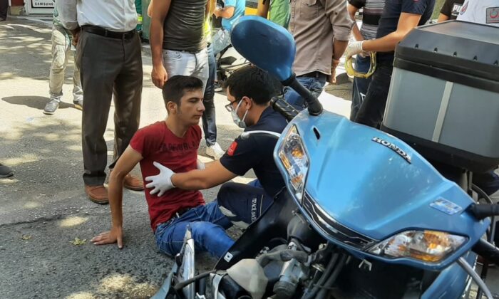 Otomobil ile motosiklet çarpıştı: 1 yaralı