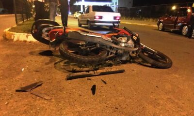 Otomobil ile motosiklet çarpıştı:1’i ağır 2 kişi yaralandı