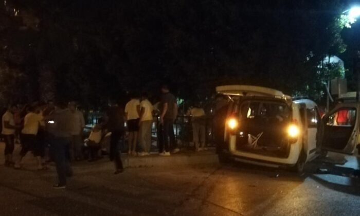 Otomobil kanala düştü: 3 yaralı