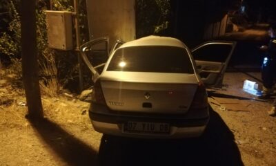 Otomobil trafoya çarptı: 1’i ağır 3 yaralı