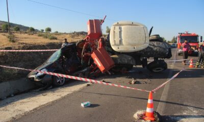 Otomobil traktöre arkadan çarptı: 2 ağır yaralı