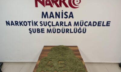 Otomobilden 12 kilo uyuşturucu çıktı