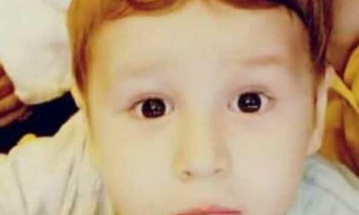 Otomobili ile manevra yaparken 3 yaşındaki oğlunun ölümüne neden oldu