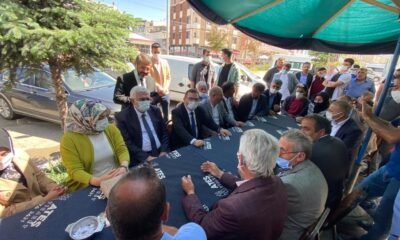 Öz: Geleceğe emin adımlarla yürüyoruz