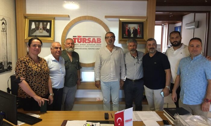 Özdemir: “Turizmden hak ettiğimiz payı almalıyız”