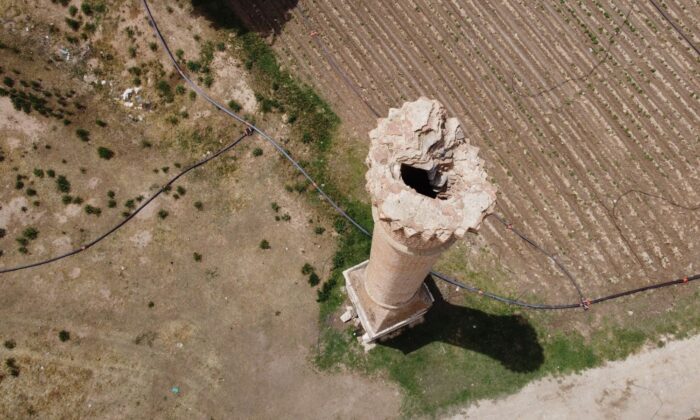 (Özel) 13. yüzyıldan bu yana kırık da olsa ayakta kalan minarenin öyküsü