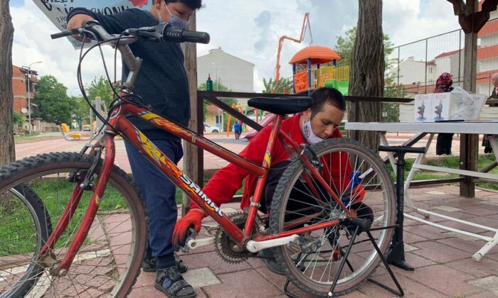 (ÖZEL) 400 çocuk artık rahat rahat bisiklet binebilecek