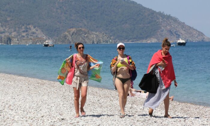 (Özel) Antalya’nın dünyaca ünlü turizm beldesi Çıralı’da normalleşme hareketliliği