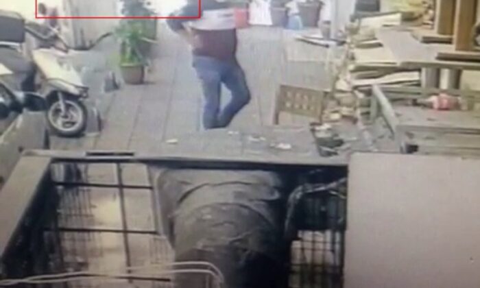 (Özel) Avcılar’da çay içip masadan kalktı daha sonra bıçakladı: